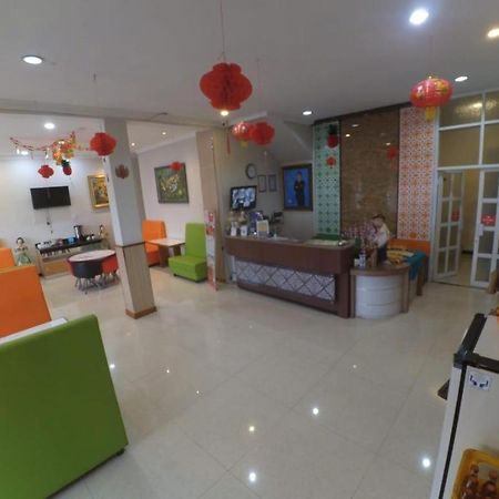 Cabin Hotel Sutomo Yogyakarta Esterno foto