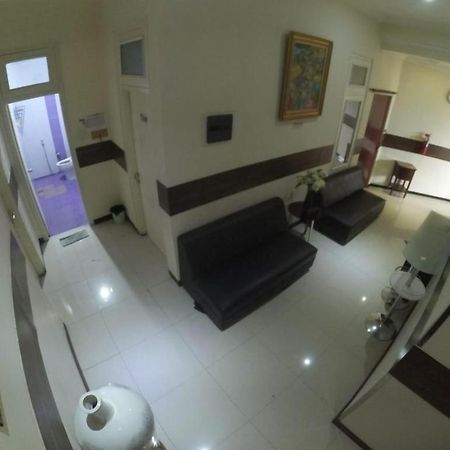Cabin Hotel Sutomo Yogyakarta Esterno foto