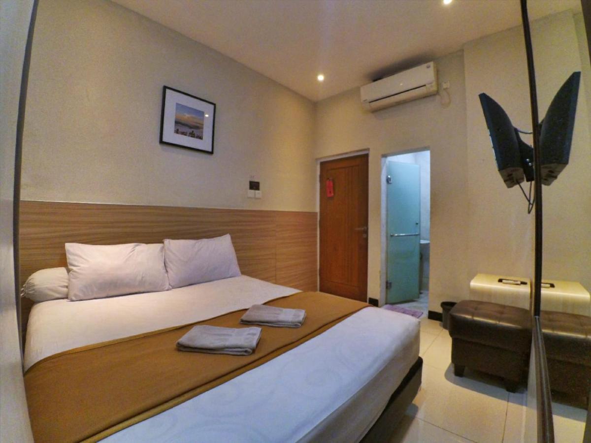 Cabin Hotel Sutomo Yogyakarta Esterno foto