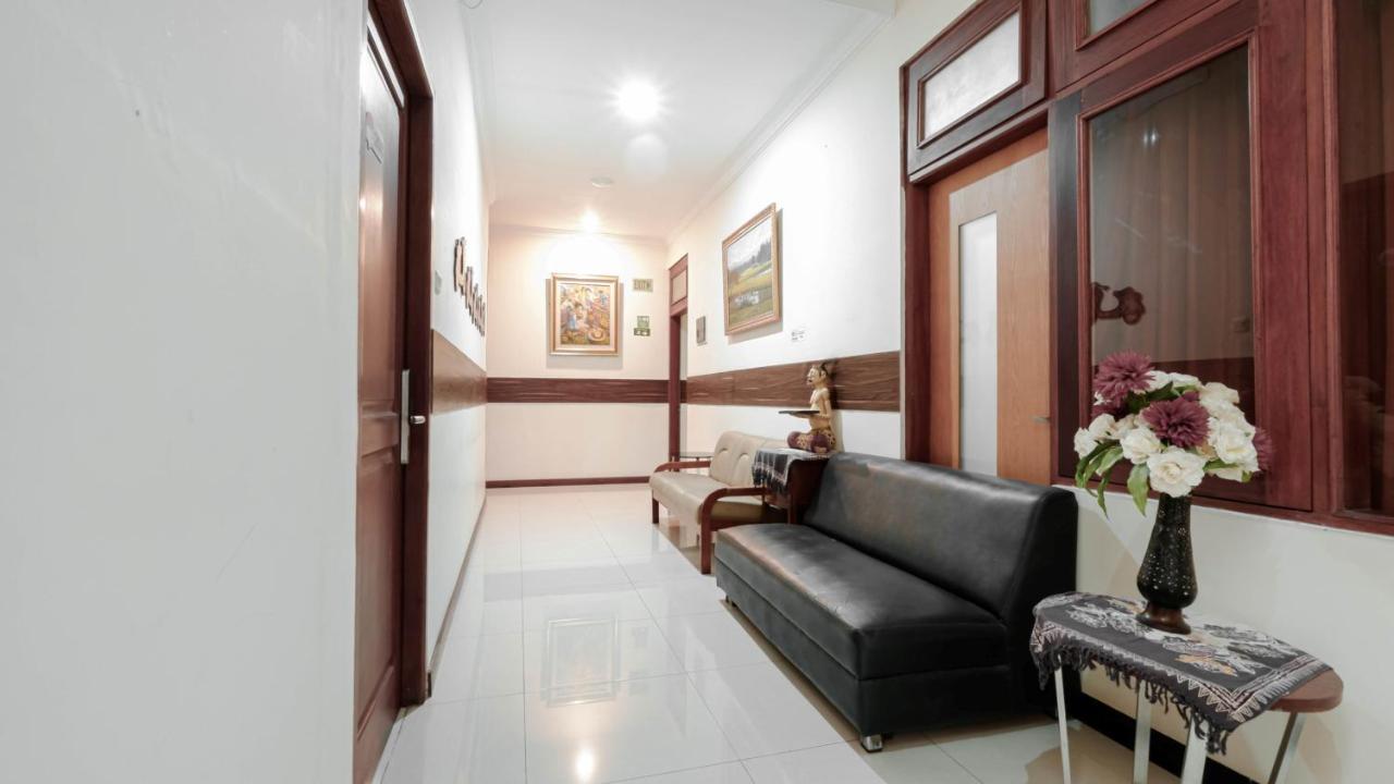 Cabin Hotel Sutomo Yogyakarta Esterno foto