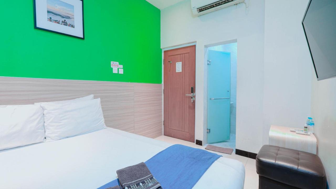 Cabin Hotel Sutomo Yogyakarta Esterno foto