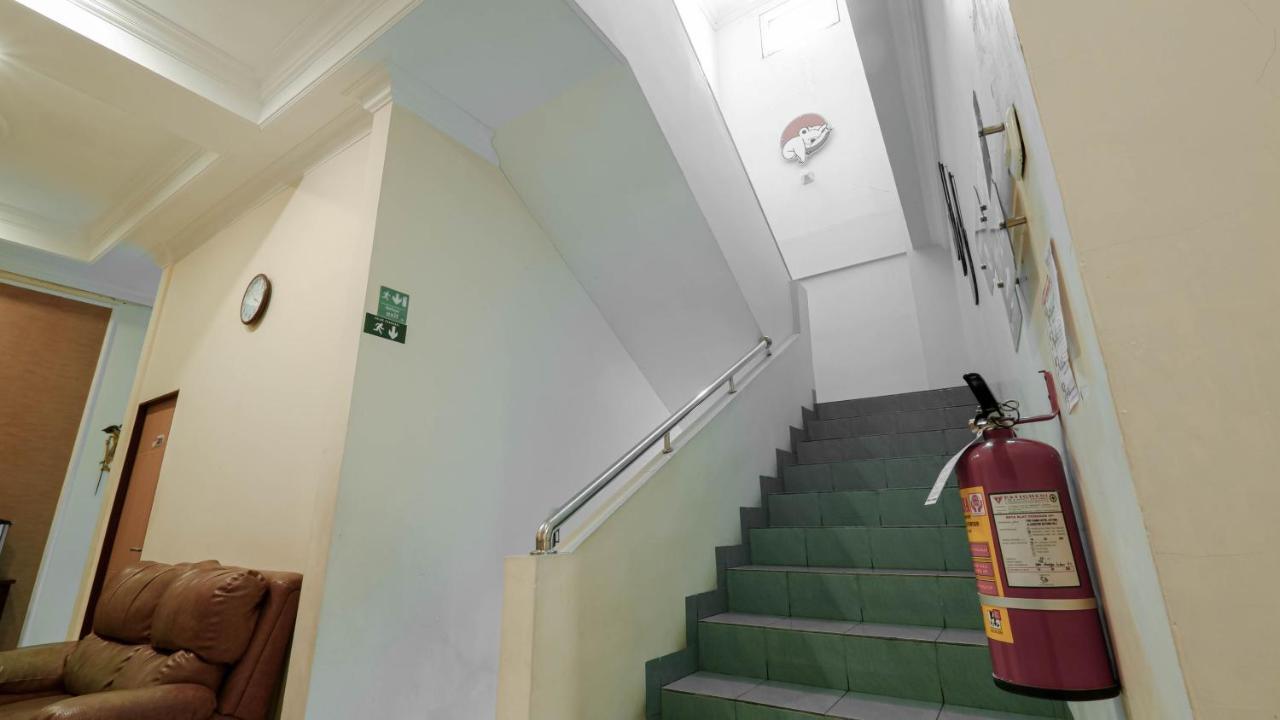 Cabin Hotel Sutomo Yogyakarta Esterno foto