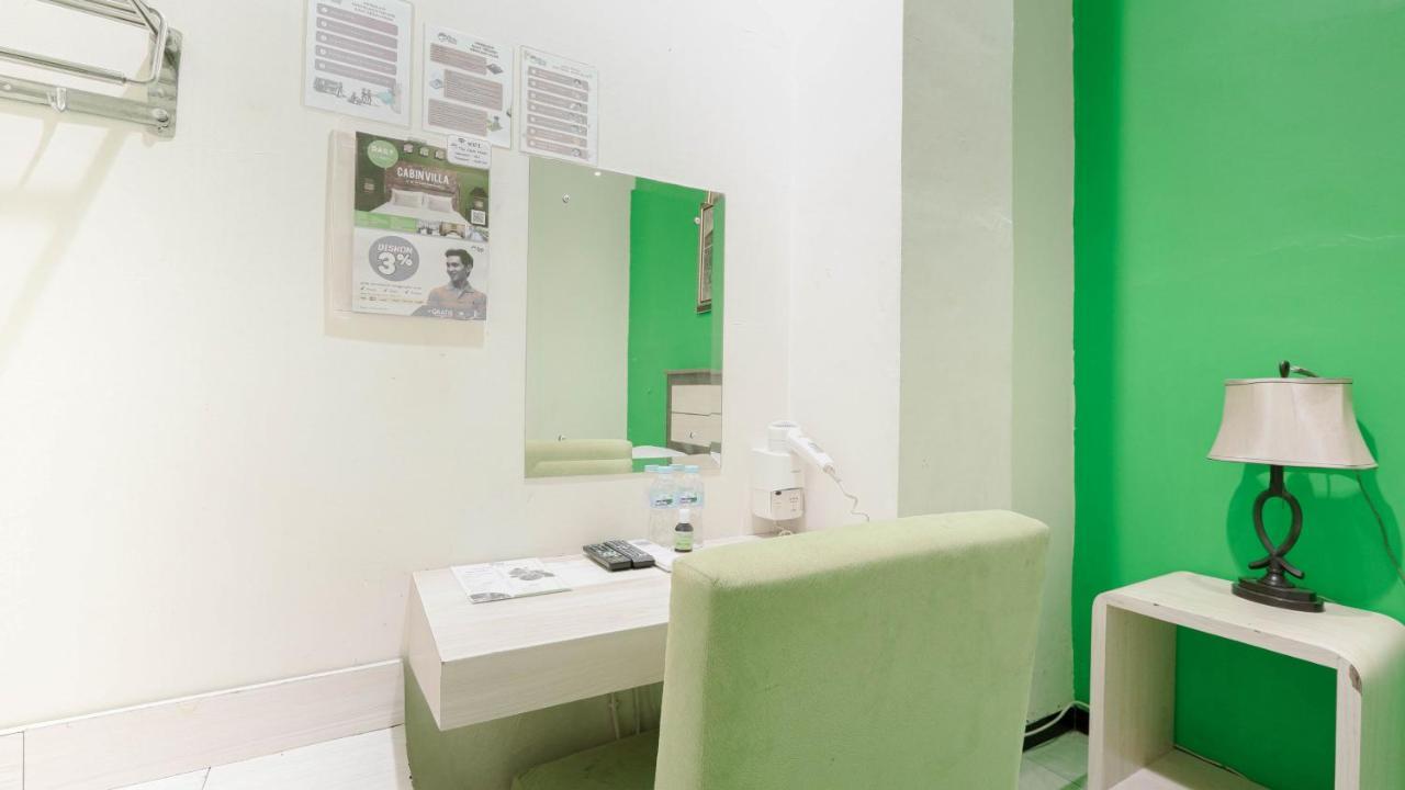 Cabin Hotel Sutomo Yogyakarta Esterno foto