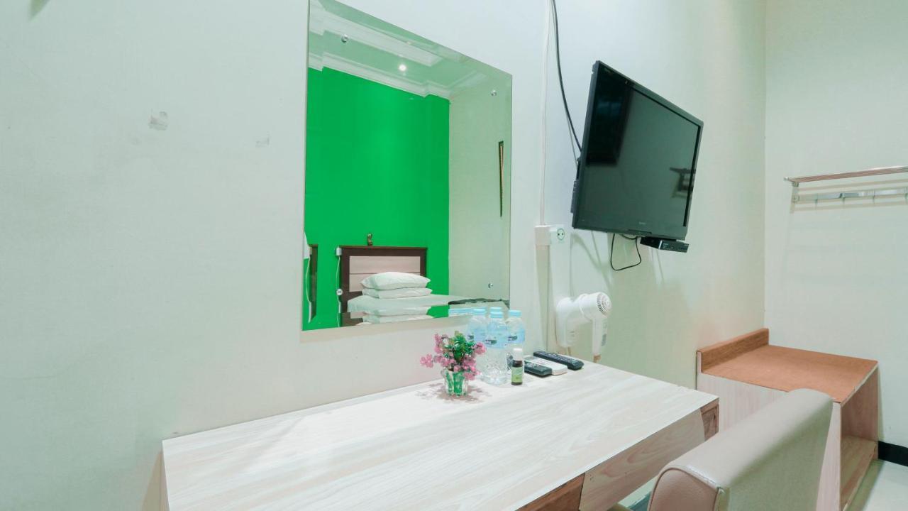 Cabin Hotel Sutomo Yogyakarta Esterno foto