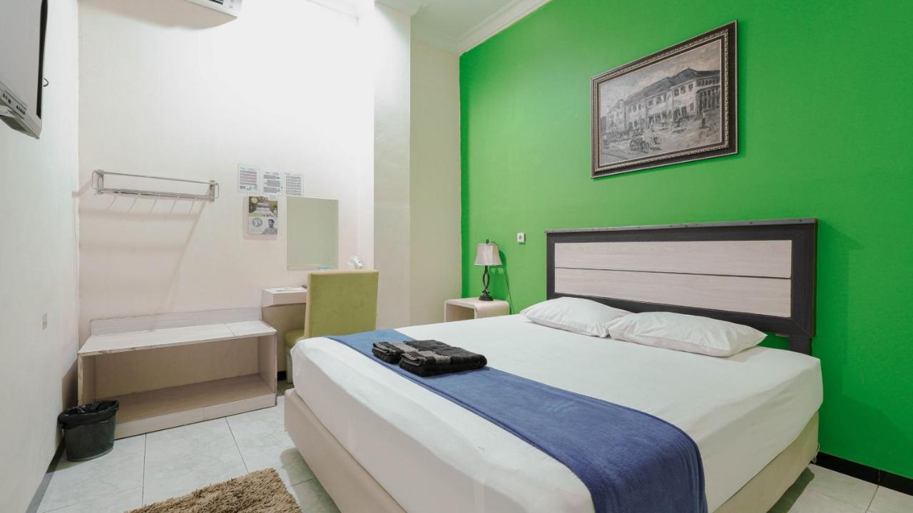 Cabin Hotel Sutomo Yogyakarta Esterno foto