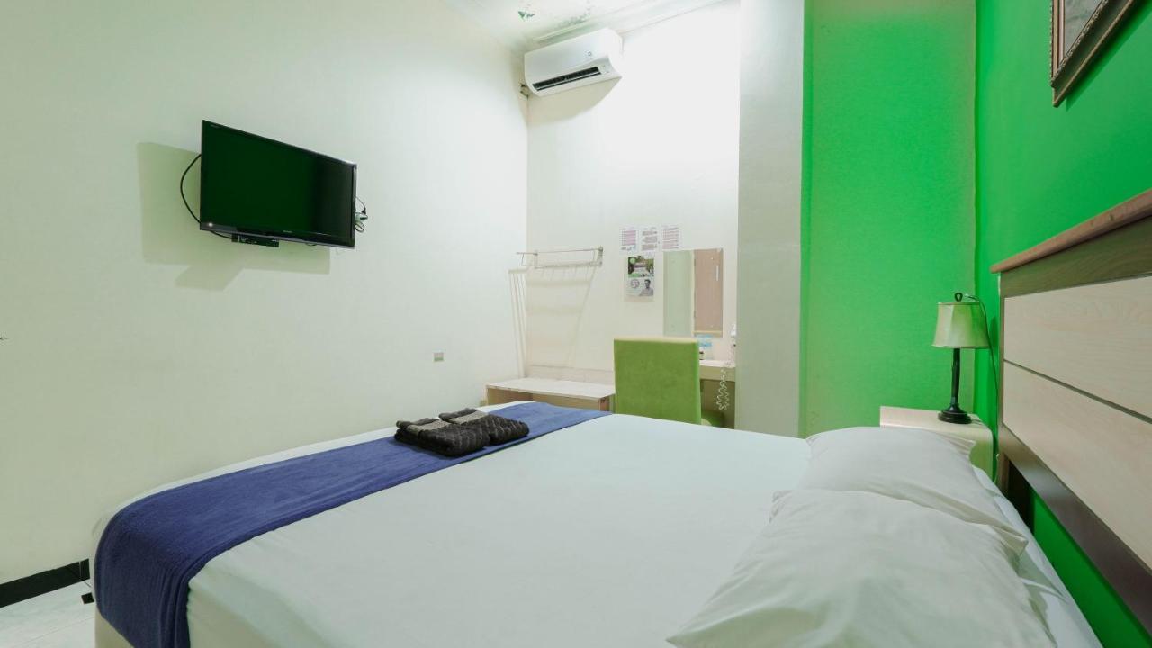 Cabin Hotel Sutomo Yogyakarta Esterno foto