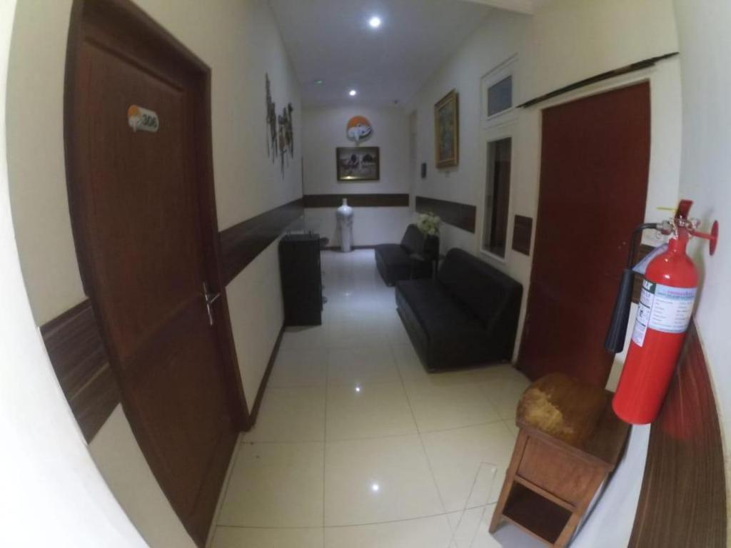 Cabin Hotel Sutomo Yogyakarta Esterno foto