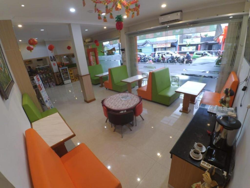 Cabin Hotel Sutomo Yogyakarta Esterno foto