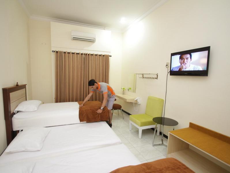 Cabin Hotel Sutomo Yogyakarta Esterno foto