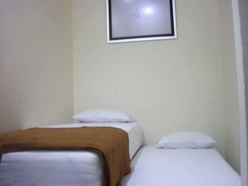 Cabin Hotel Sutomo Yogyakarta Esterno foto
