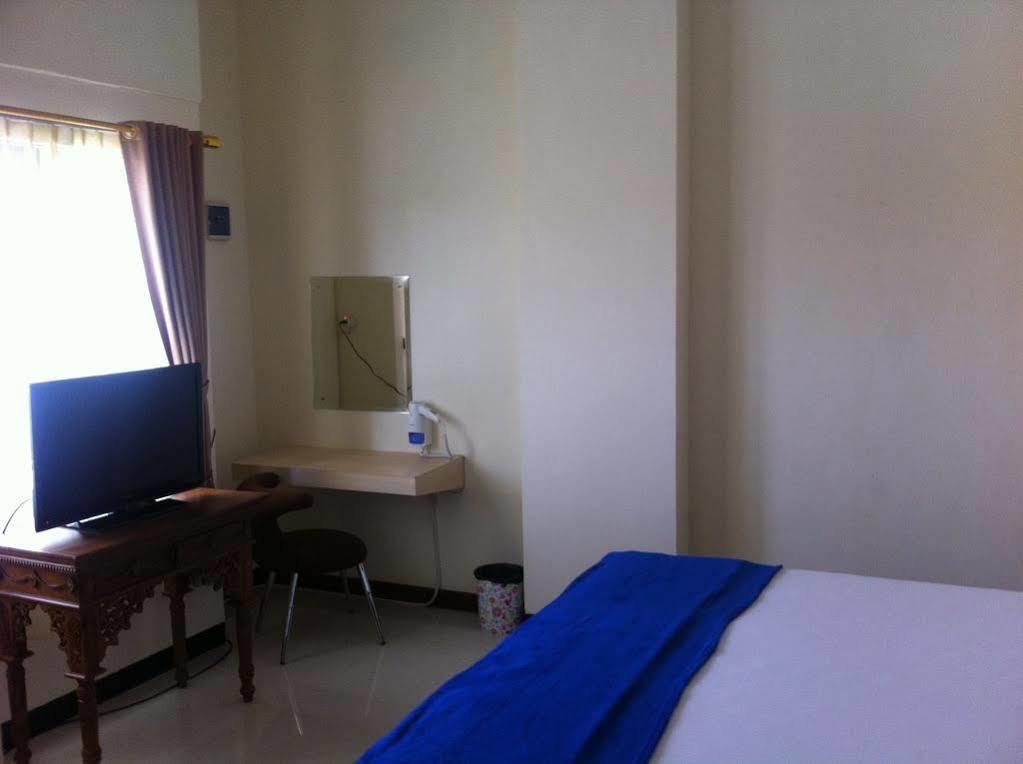 Cabin Hotel Sutomo Yogyakarta Esterno foto