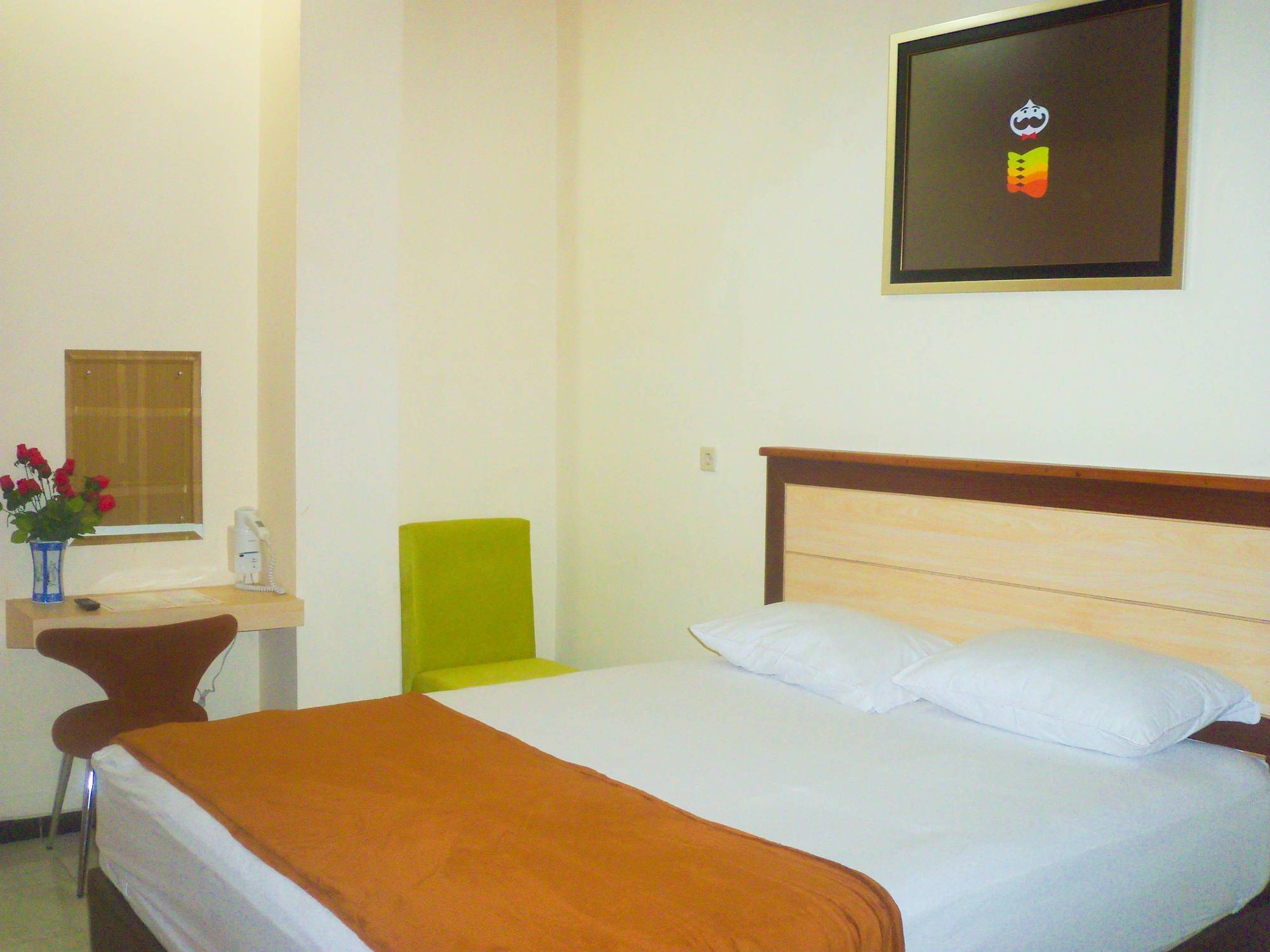 Cabin Hotel Sutomo Yogyakarta Esterno foto