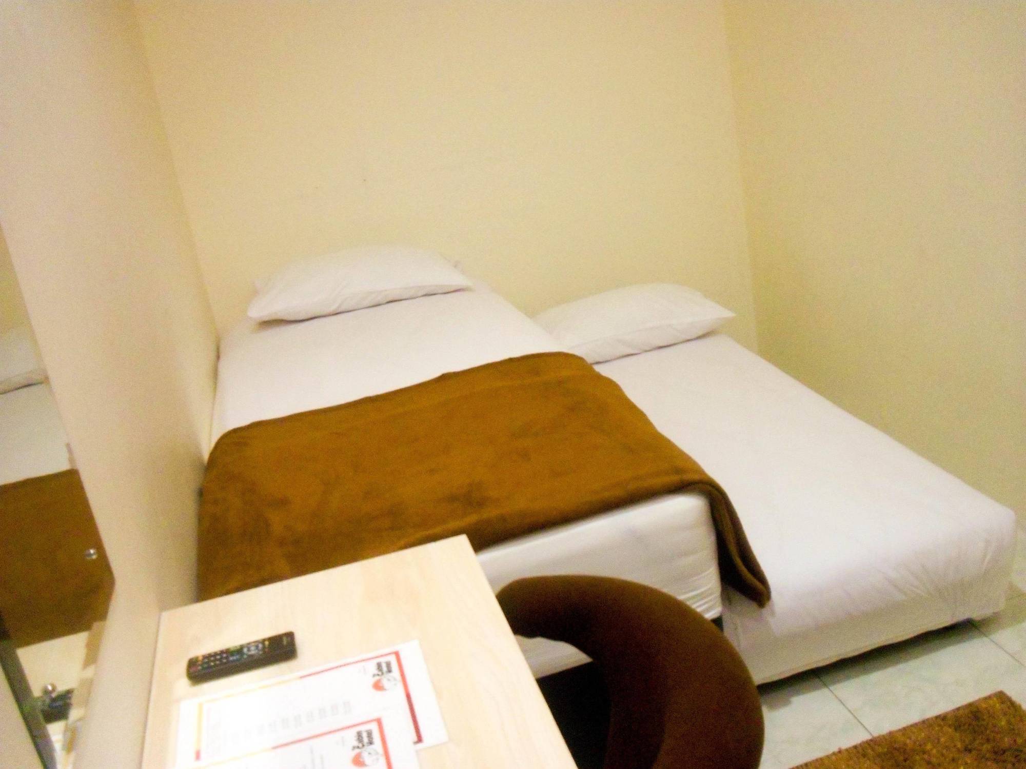 Cabin Hotel Sutomo Yogyakarta Esterno foto