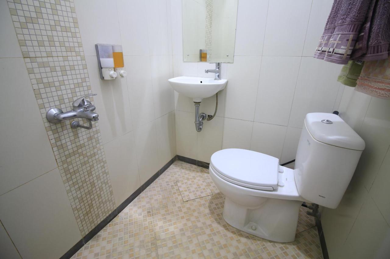 Cabin Hotel Sutomo Yogyakarta Esterno foto