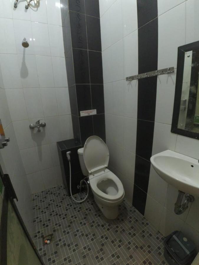 Cabin Hotel Sutomo Yogyakarta Esterno foto